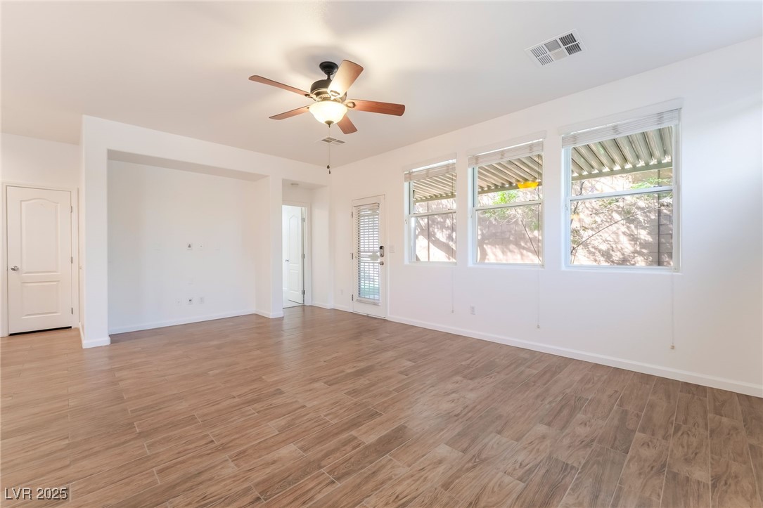 925 Crescent Falls Street