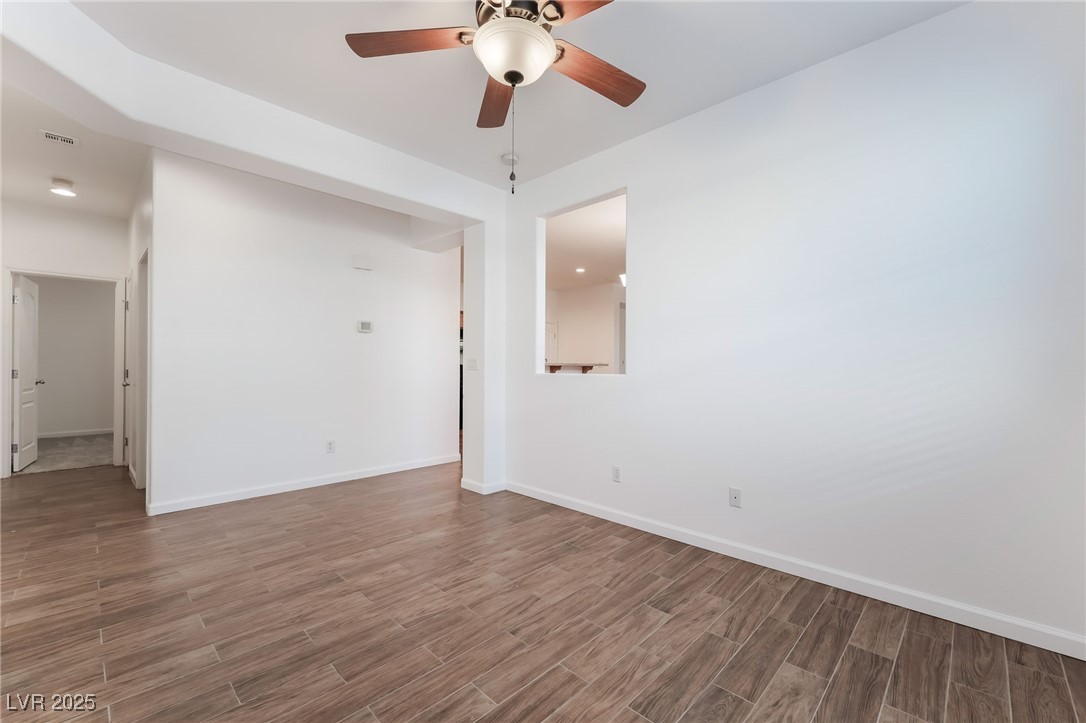 925 Crescent Falls Street