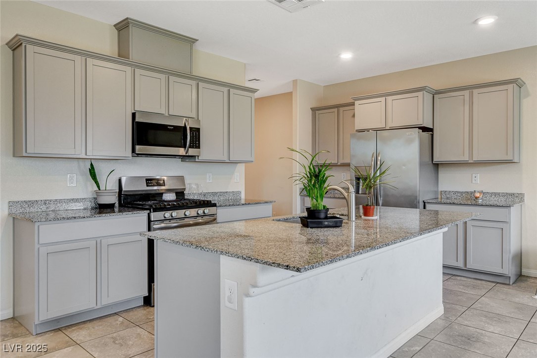 7246 Dazzle Point Street