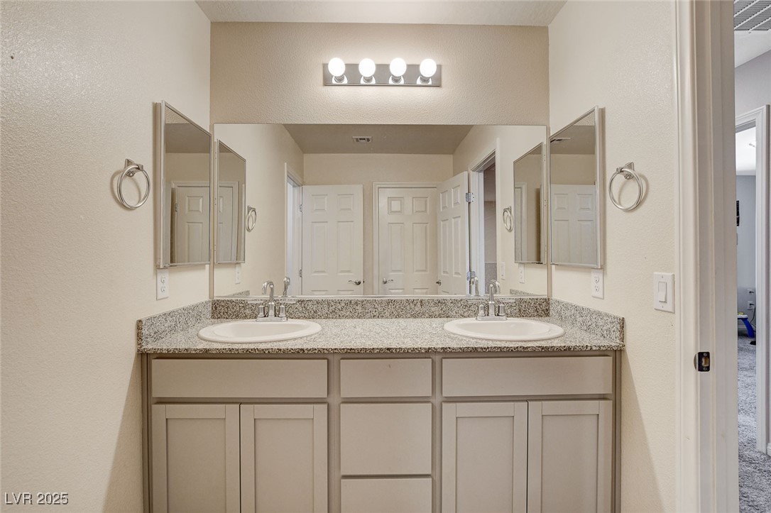 7246 Dazzle Point Street