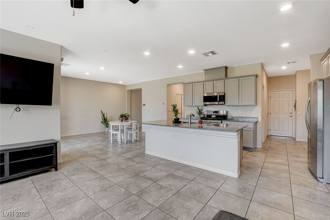 7246 Dazzle Point Street