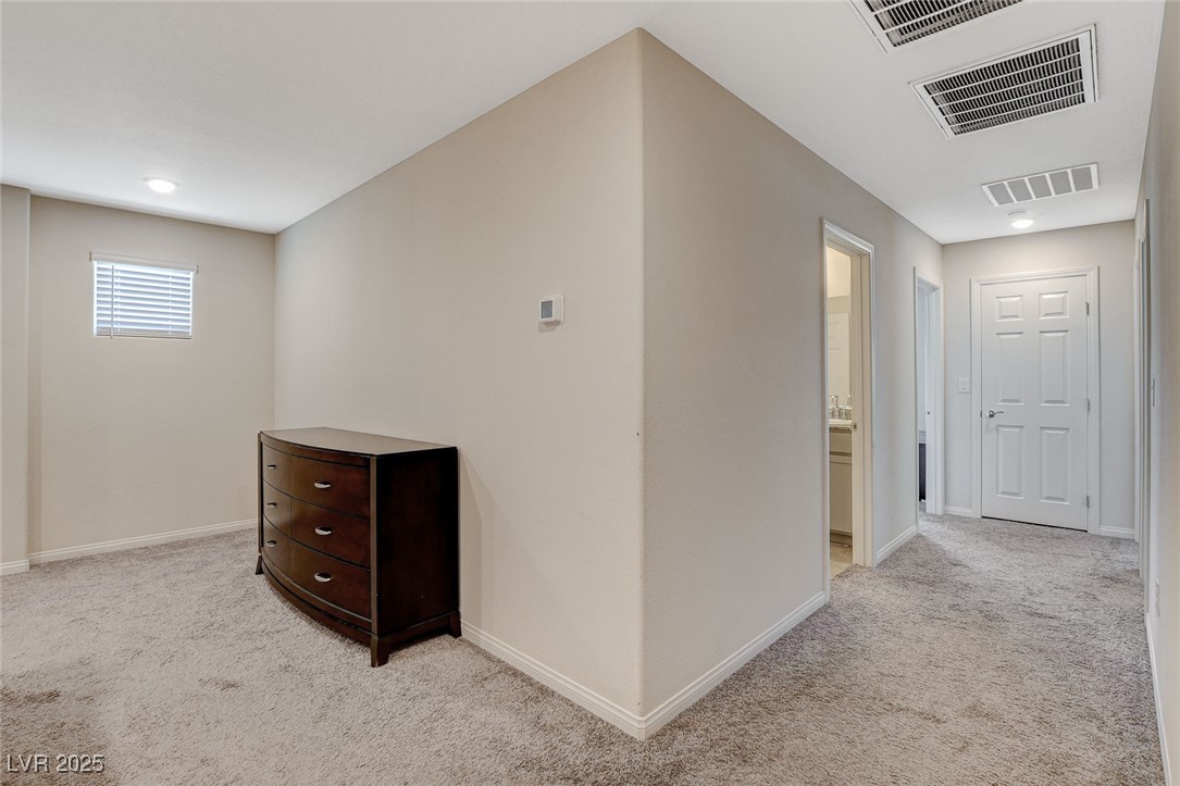 7246 Dazzle Point Street