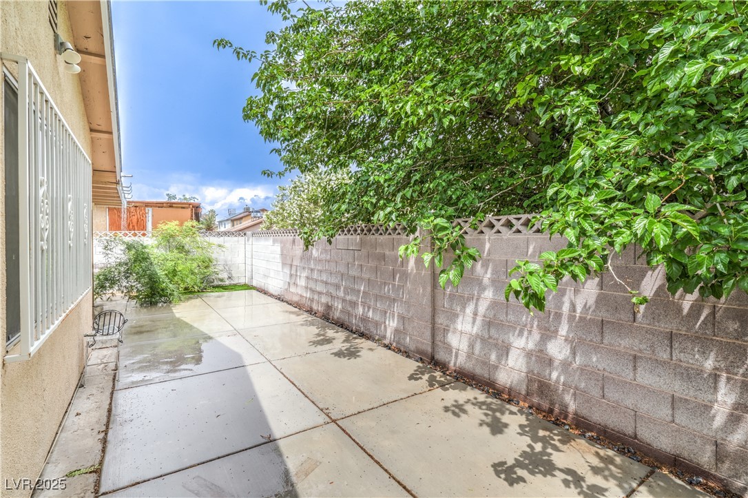 1574 Teardrop Street