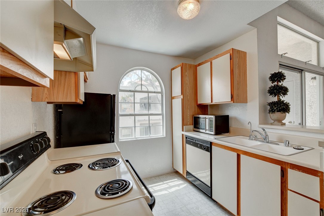 3150 Soft Breezes Drive 2046