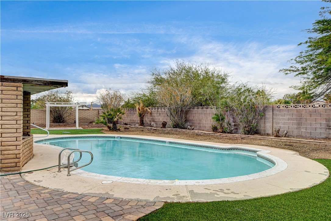 3575 West Robindale Road