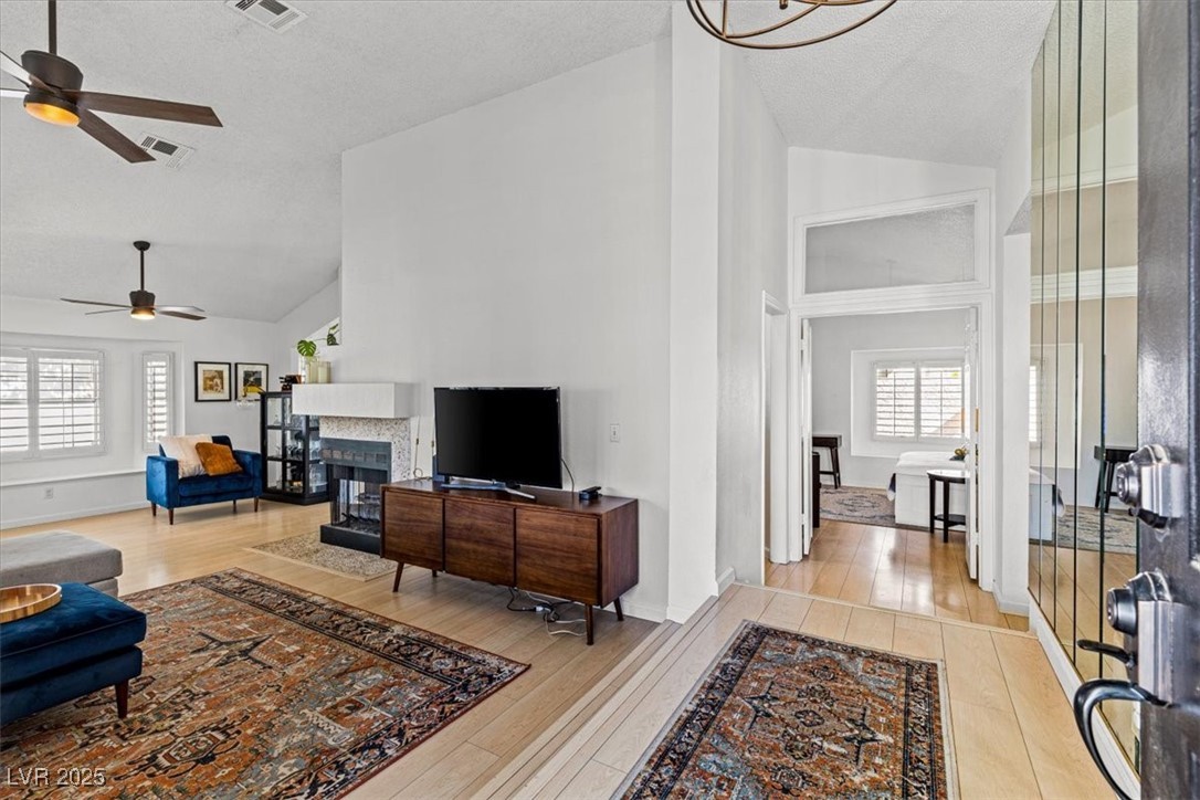2513 Aberdeen Lane