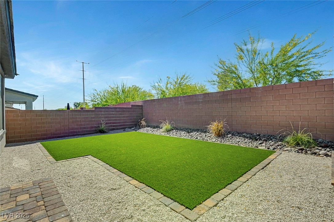 5477 Vespertine Moon Avenue