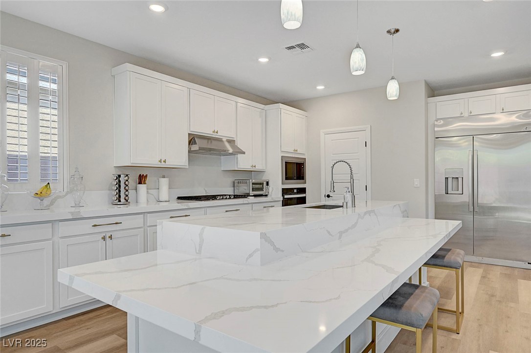 5477 Vespertine Moon Avenue