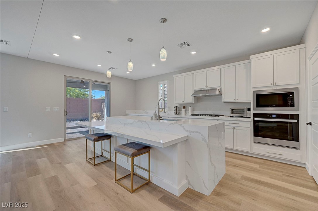 5477 Vespertine Moon Avenue