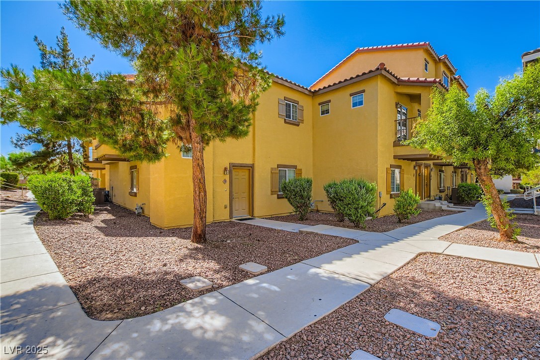 5915 Nuevo Leon Street 8