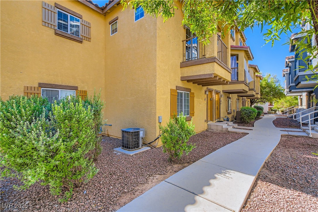 5915 Nuevo Leon Street 8