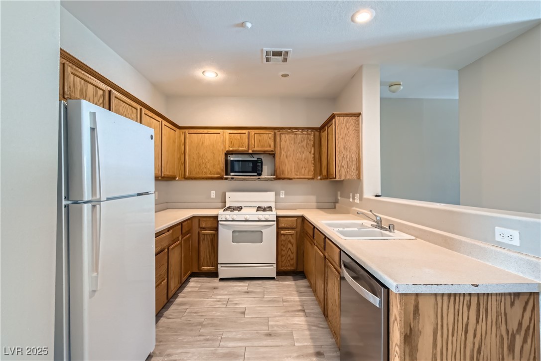 5915 Nuevo Leon Street 8