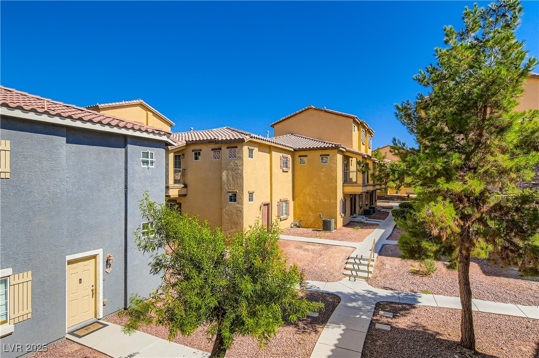 5915 Nuevo Leon Street 8