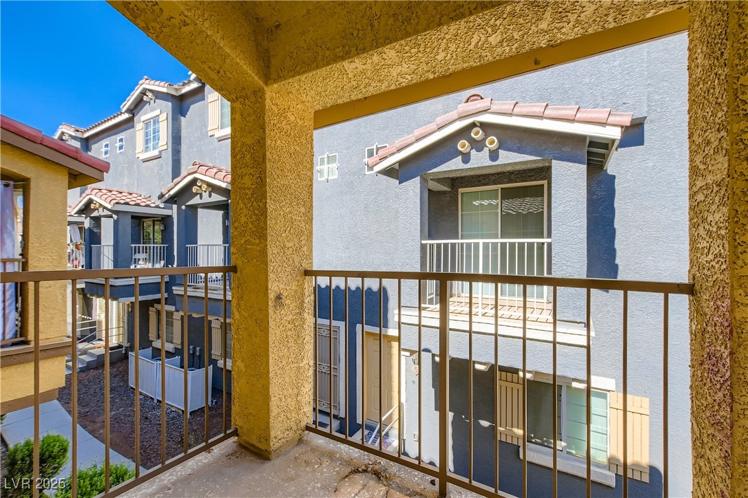 5915 Nuevo Leon Street 8