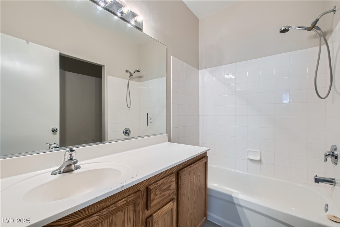 5915 Nuevo Leon Street 8