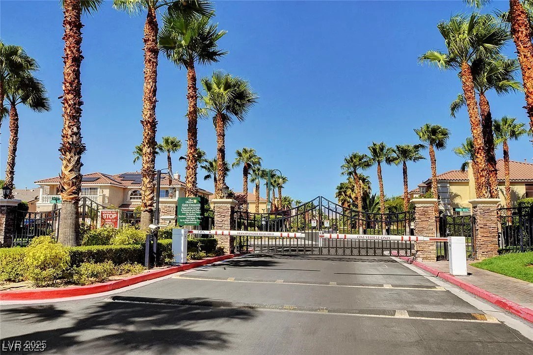 11072 Pentland Downs Street