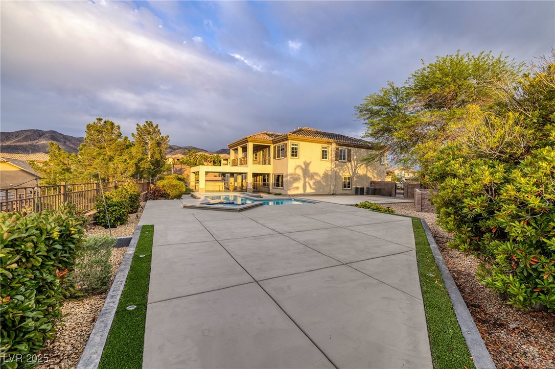 2900 Valvent Court