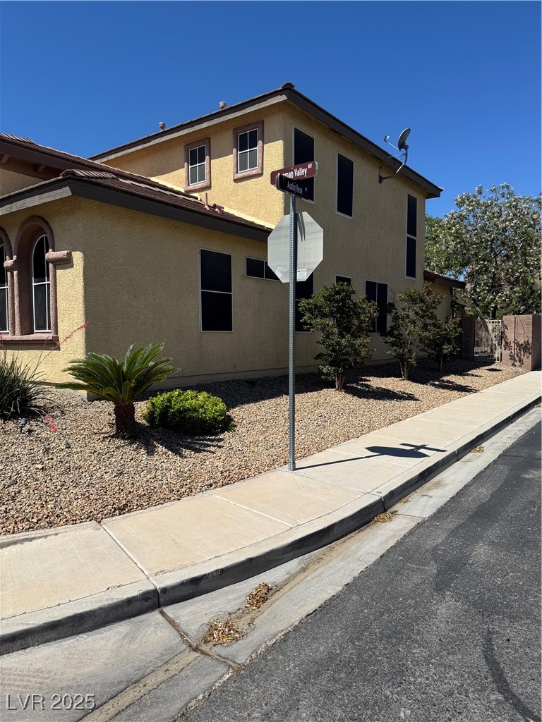 1117 Denman Valley Street