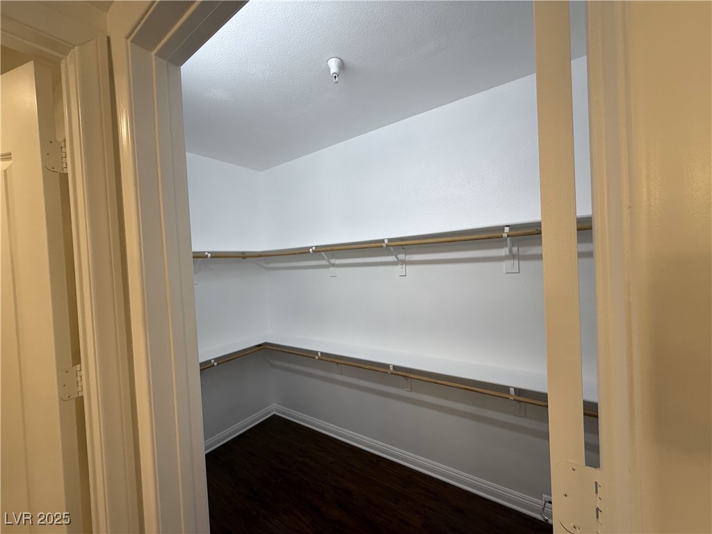 26 SERENE Avenue 325