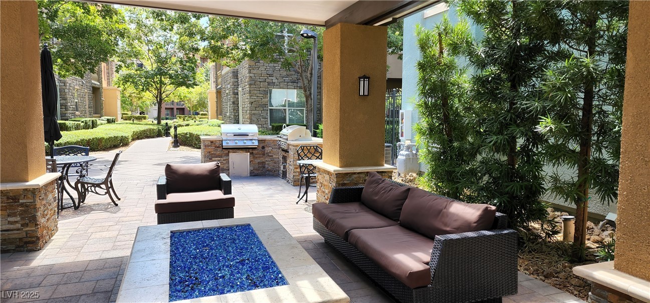 26 SERENE Avenue 325