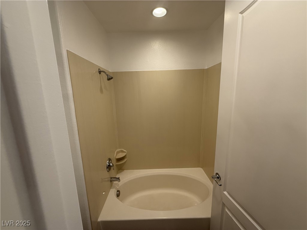 26 SERENE Avenue 325