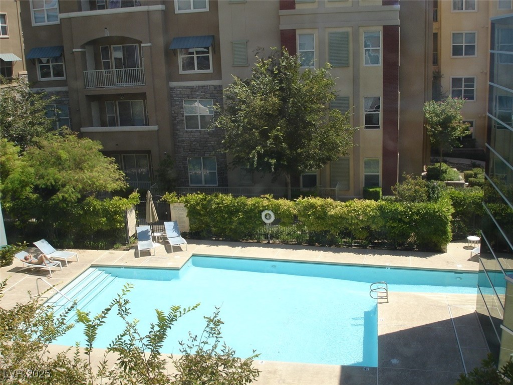 26 SERENE Avenue 325