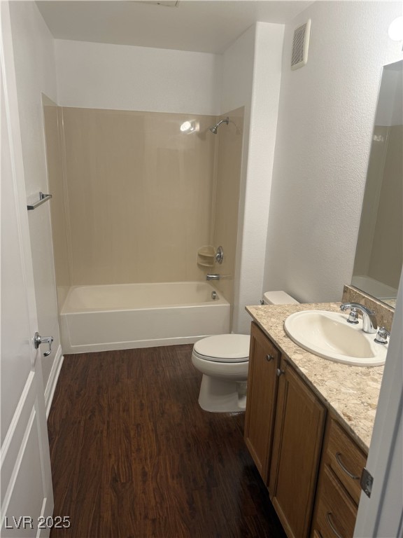 26 SERENE Avenue 325