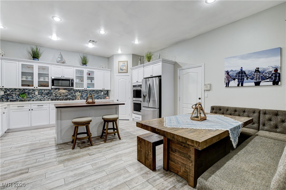 9349 Olympia Falls Avenue