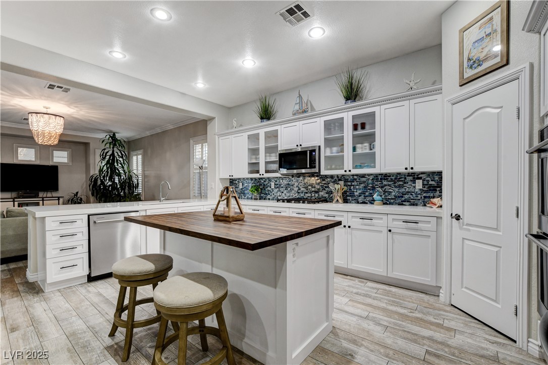 9349 Olympia Falls Avenue