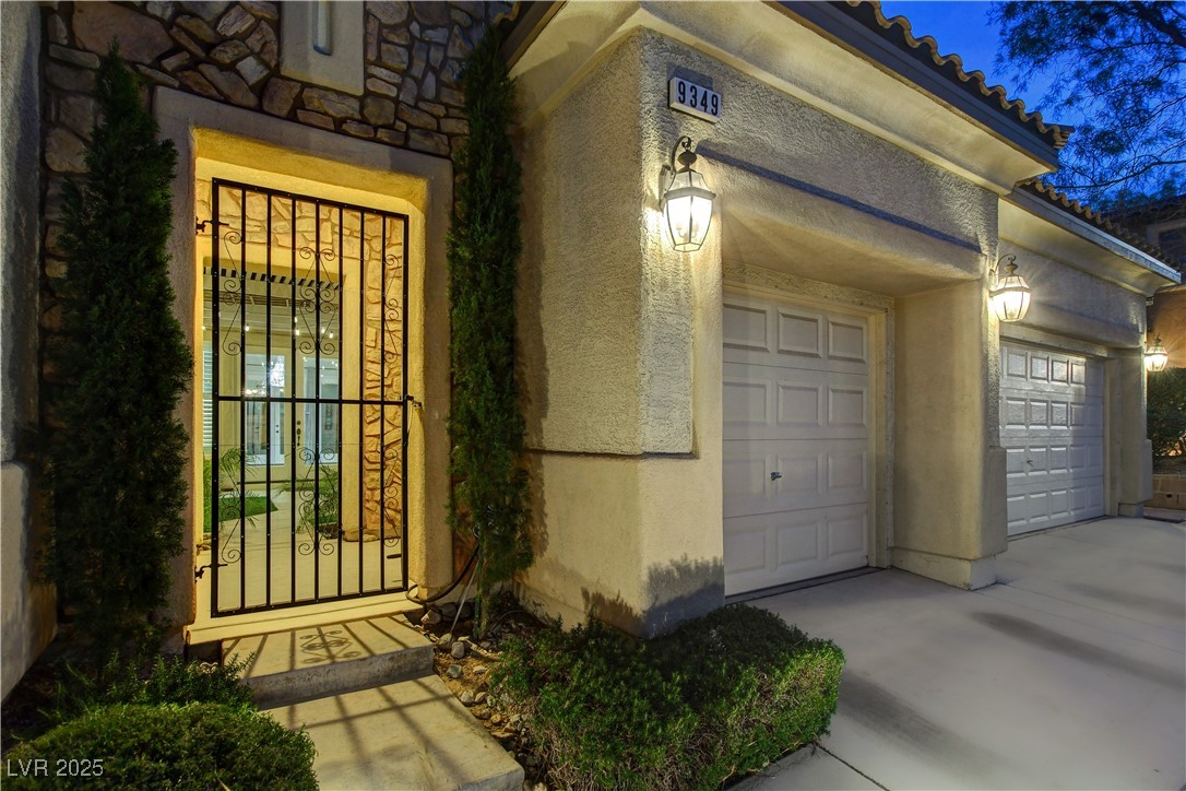 9349 Olympia Falls Avenue