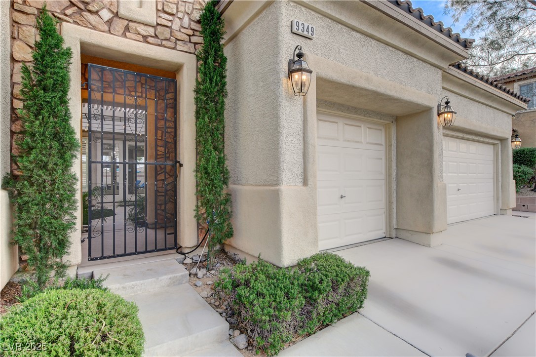 9349 Olympia Falls Avenue