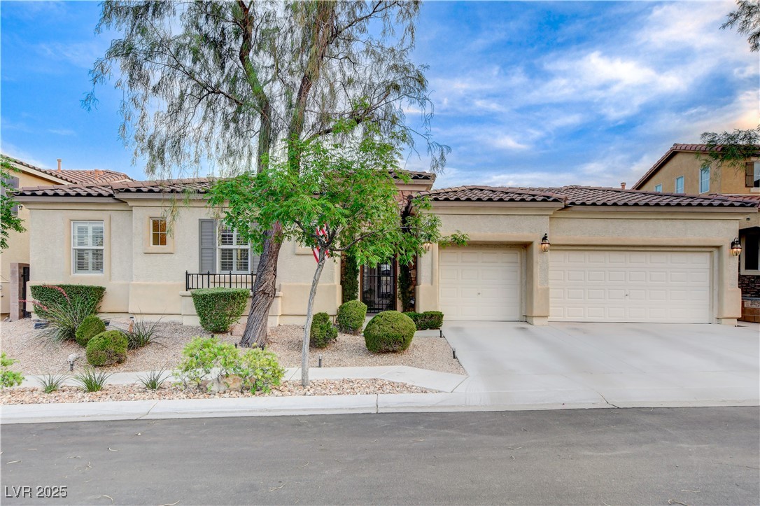 9349 Olympia Falls Avenue