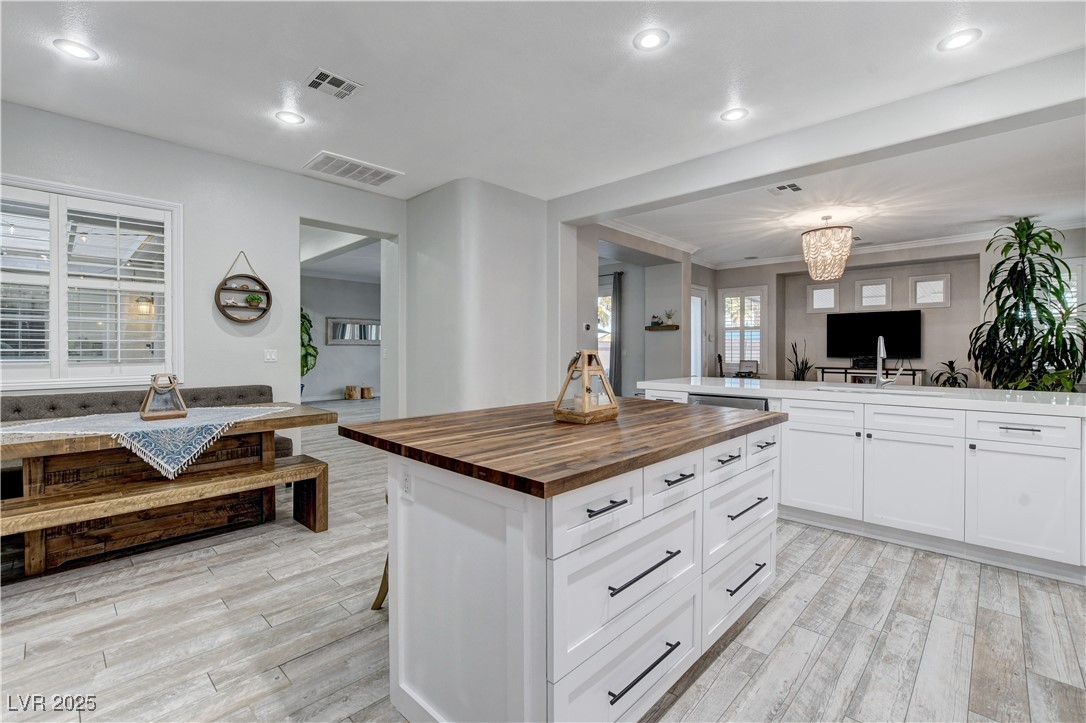 9349 Olympia Falls Avenue