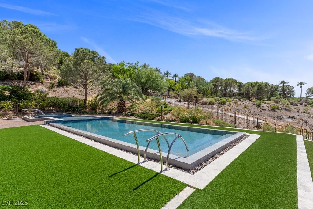 1 Costa Del Sol Court