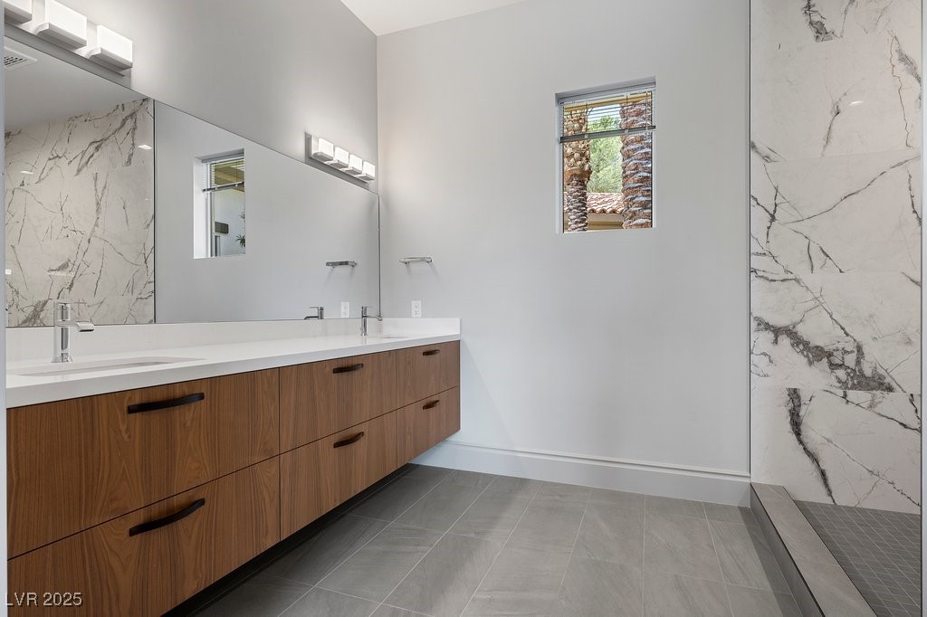 1 Costa Del Sol Court