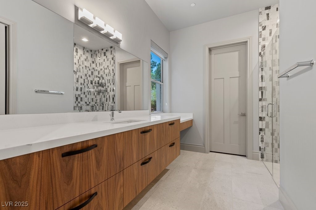 1 Costa Del Sol Court