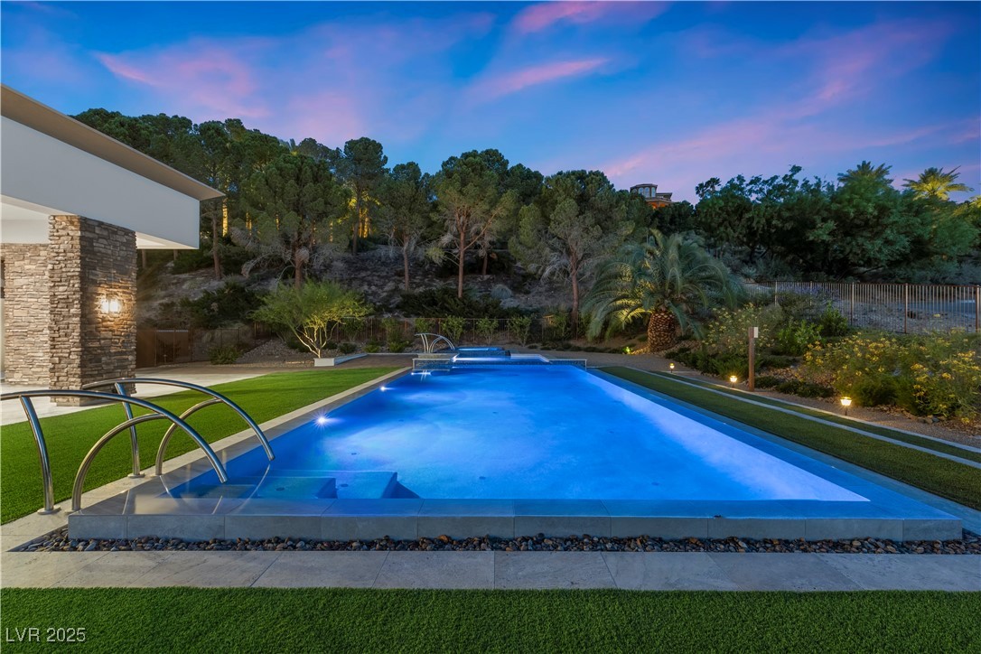 1 Costa Del Sol Court