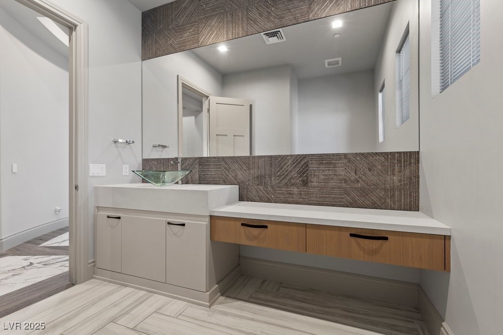 1 Costa Del Sol Court