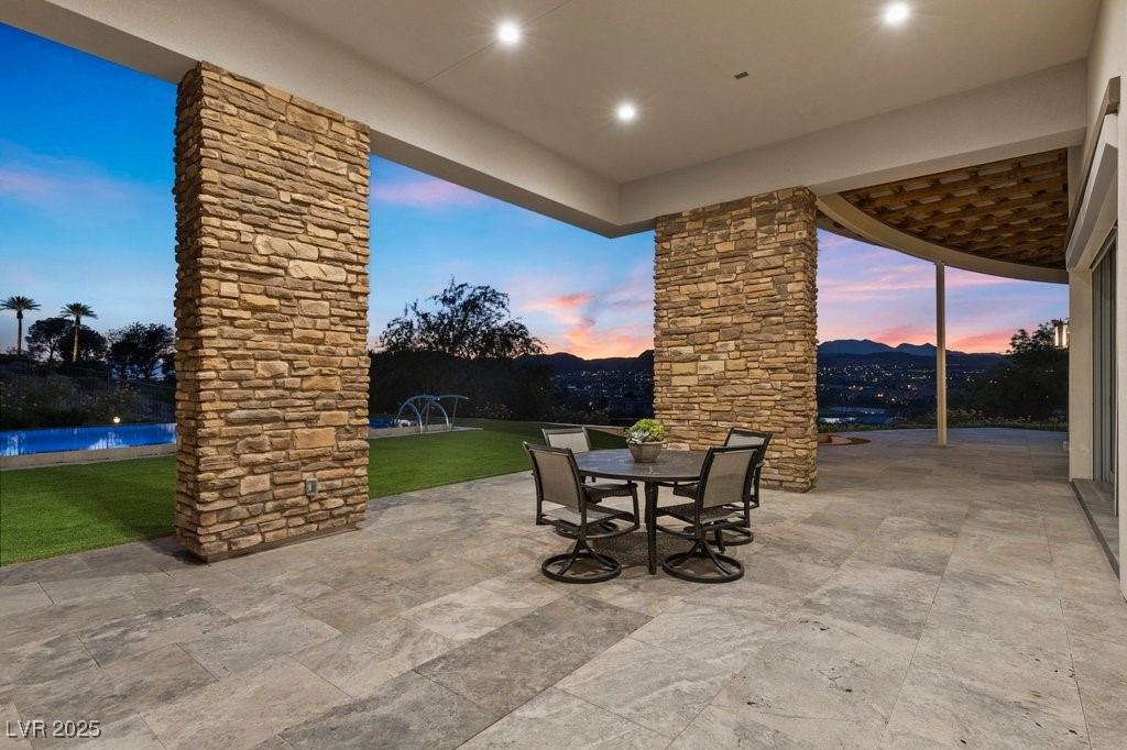 1 Costa Del Sol Court