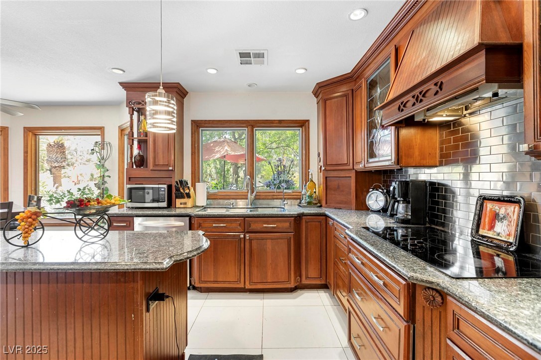 2222 Lucerne Court