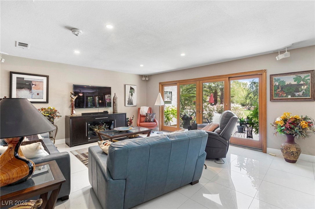 2222 Lucerne Court