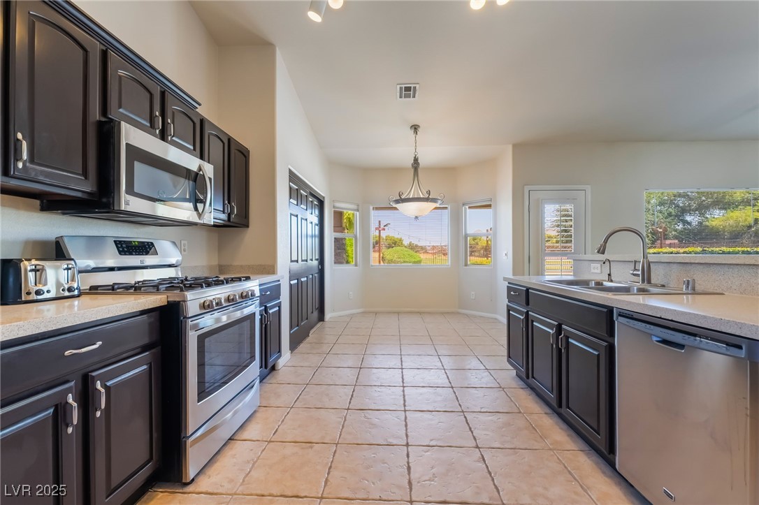 5586 Golden Leaf Avenue