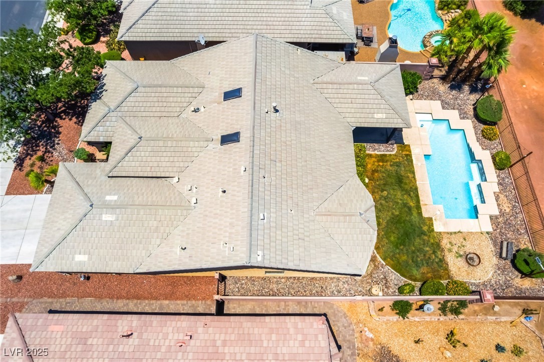 5586 Golden Leaf Avenue