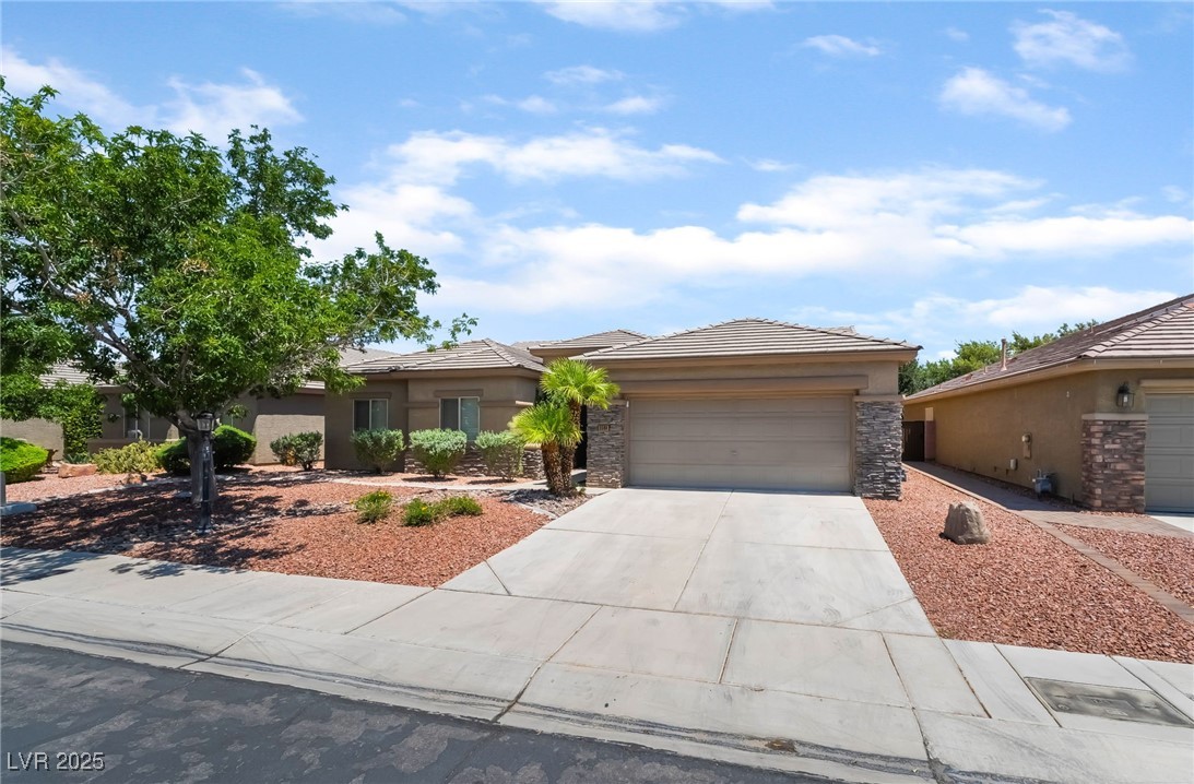 5586 Golden Leaf Avenue