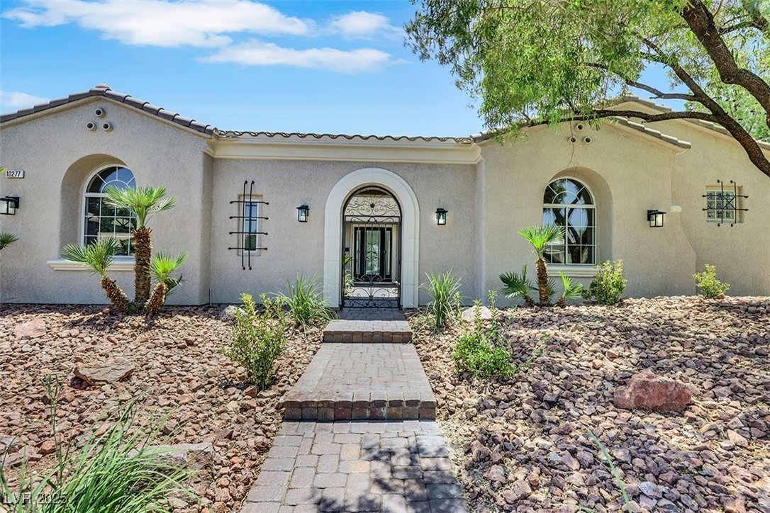 10277 Roma Madre Avenue