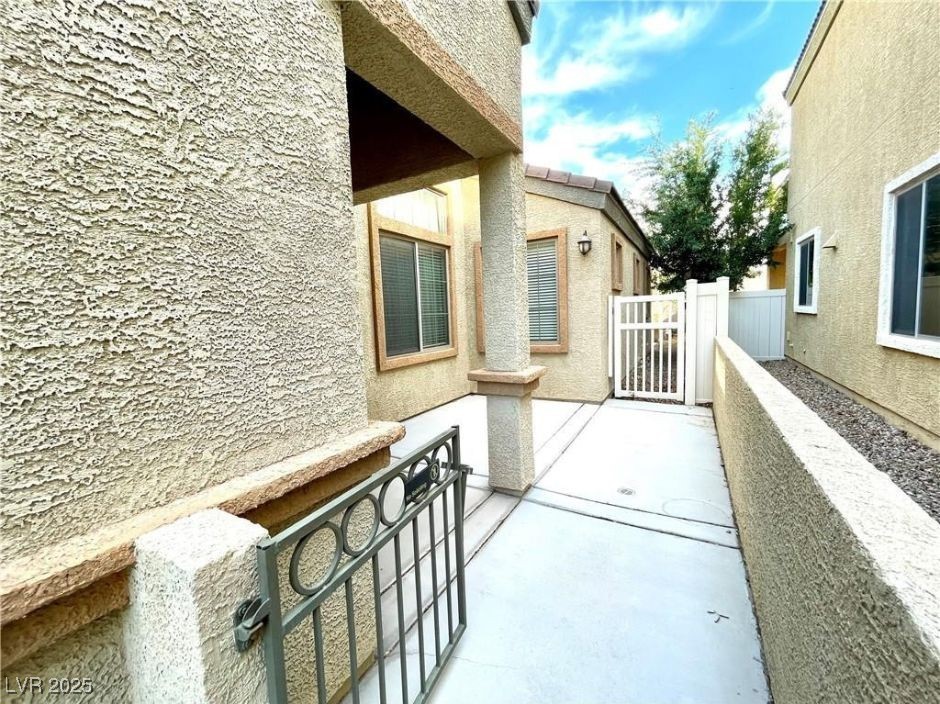 3809 Van Ness Avenue