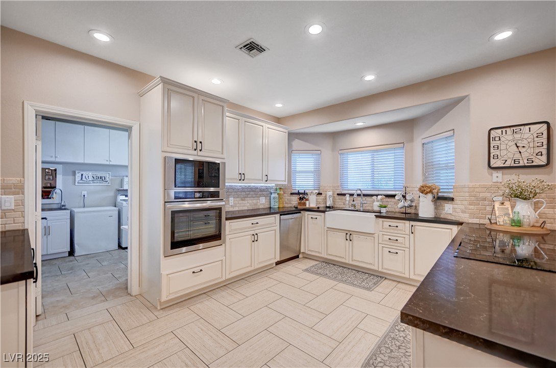 6821 Jeanette Street