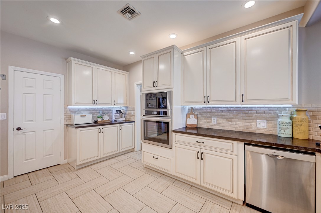 6821 Jeanette Street