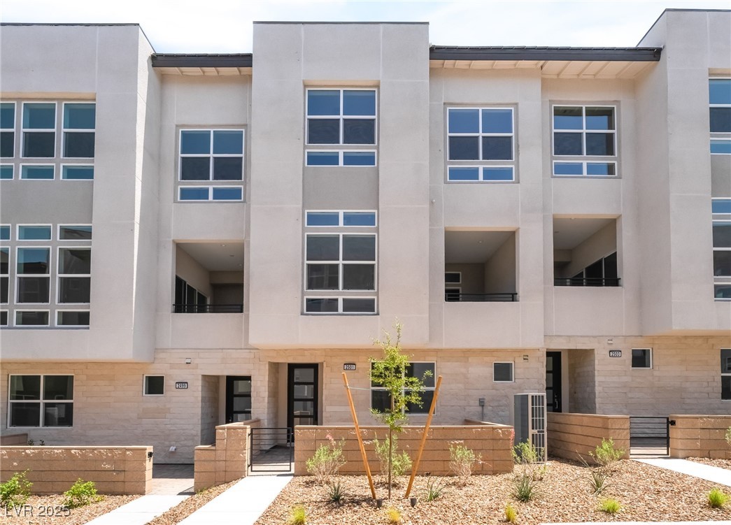 2501 Indigo Mountain Street
