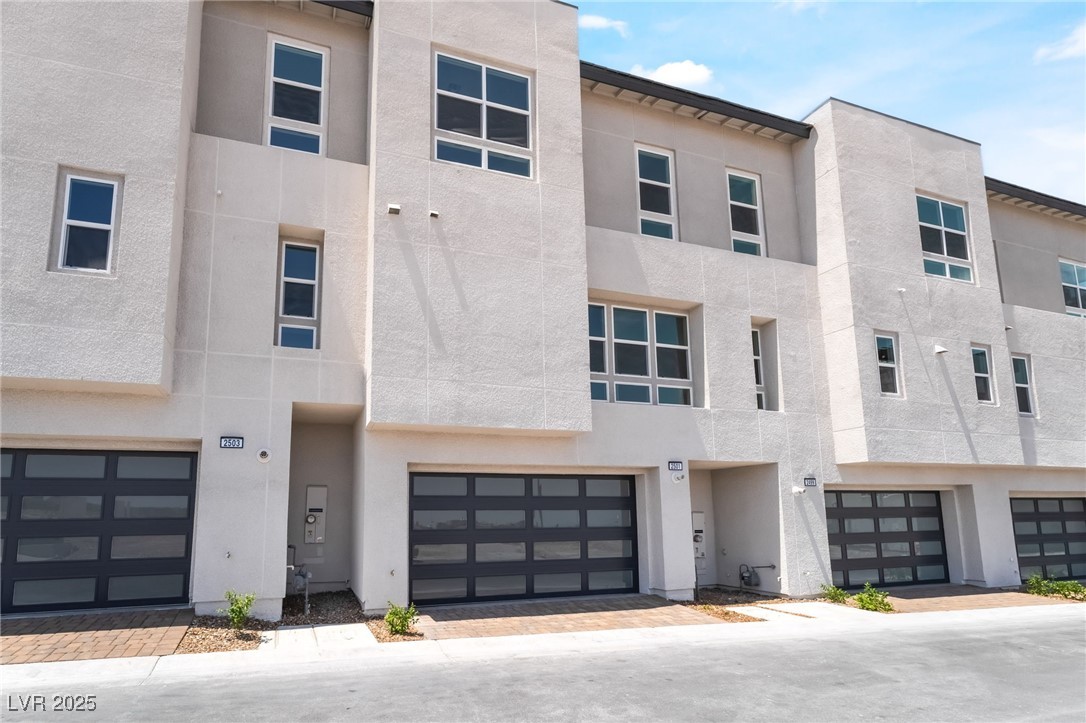 2501 Indigo Mountain Street